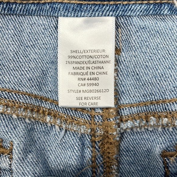 DAISY Light Wash Raw Hem High Rise Denim Jean Shorts 9 - Picture 5 of 5